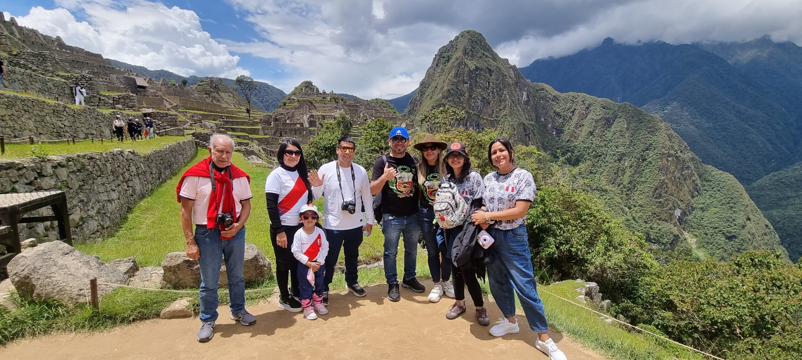 DAY 2: AGUAS CALIENTES - MACHU PICCHU - CUSCO