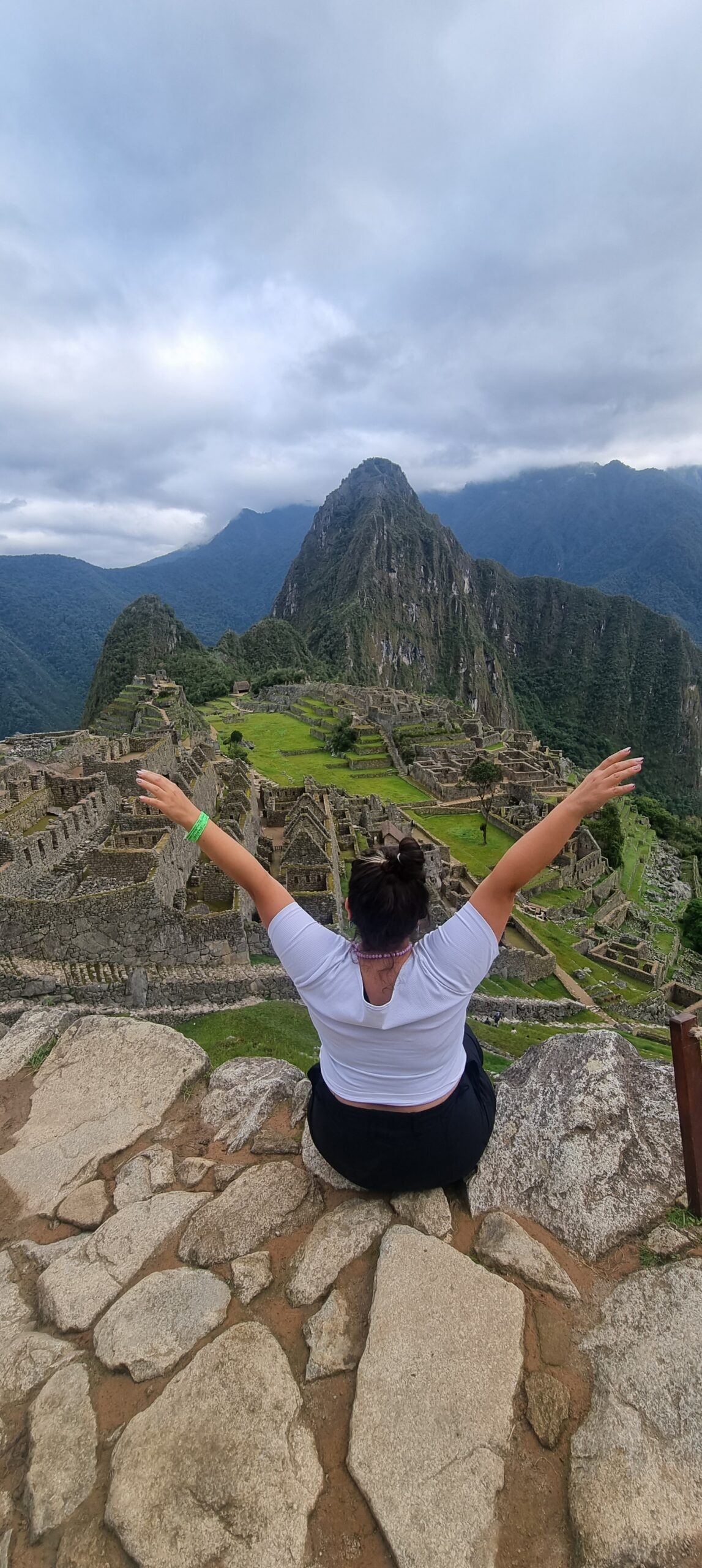 DAY 1: CUSCO - OLLANTAYTAMBO - AGUAS CALIENTES