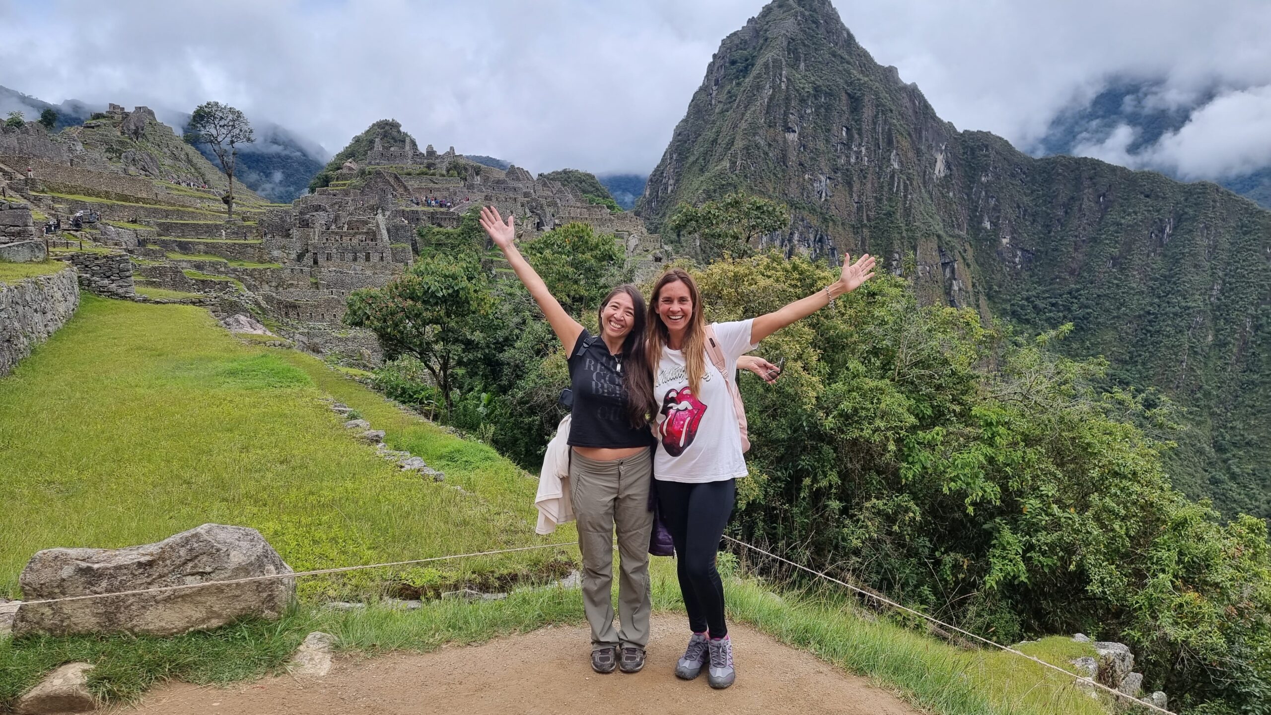 DAY 1: CUSCO - OLLANTAYTAMBO - AGUAS CALIENTES