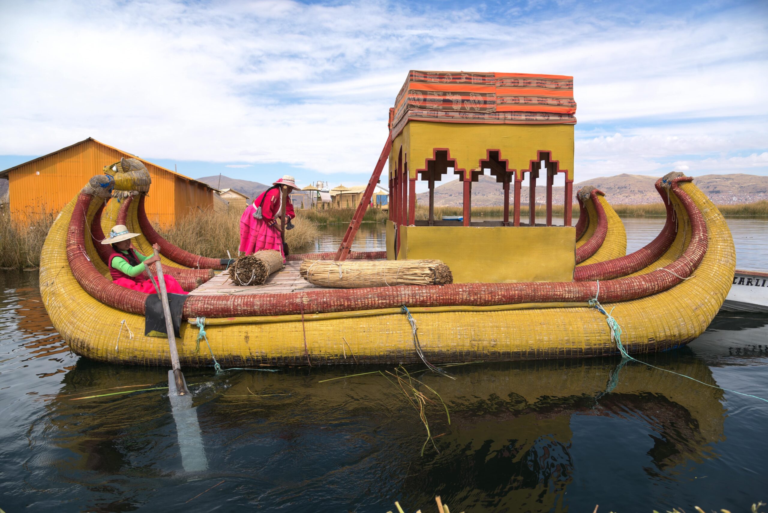 TOUR PUNO: ISLAS UROS Y TAQUILE – 1 DÍA