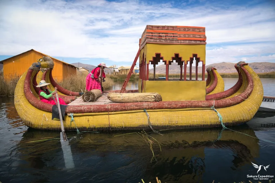 DAY 8: UROS AND AMANTANÍ ISLANDS