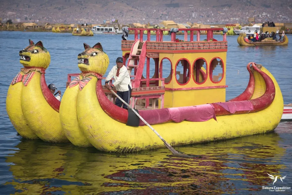 DAY 8: UROS AND AMANTANÍ ISLANDS