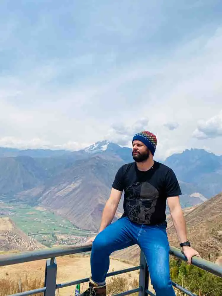 DAY 1: CUSCO - CHINCHERO - MORAY - MARAS SALT MINES - URUBAMBA - OLLANTAYTAMBO - AGUAS CALIENTES