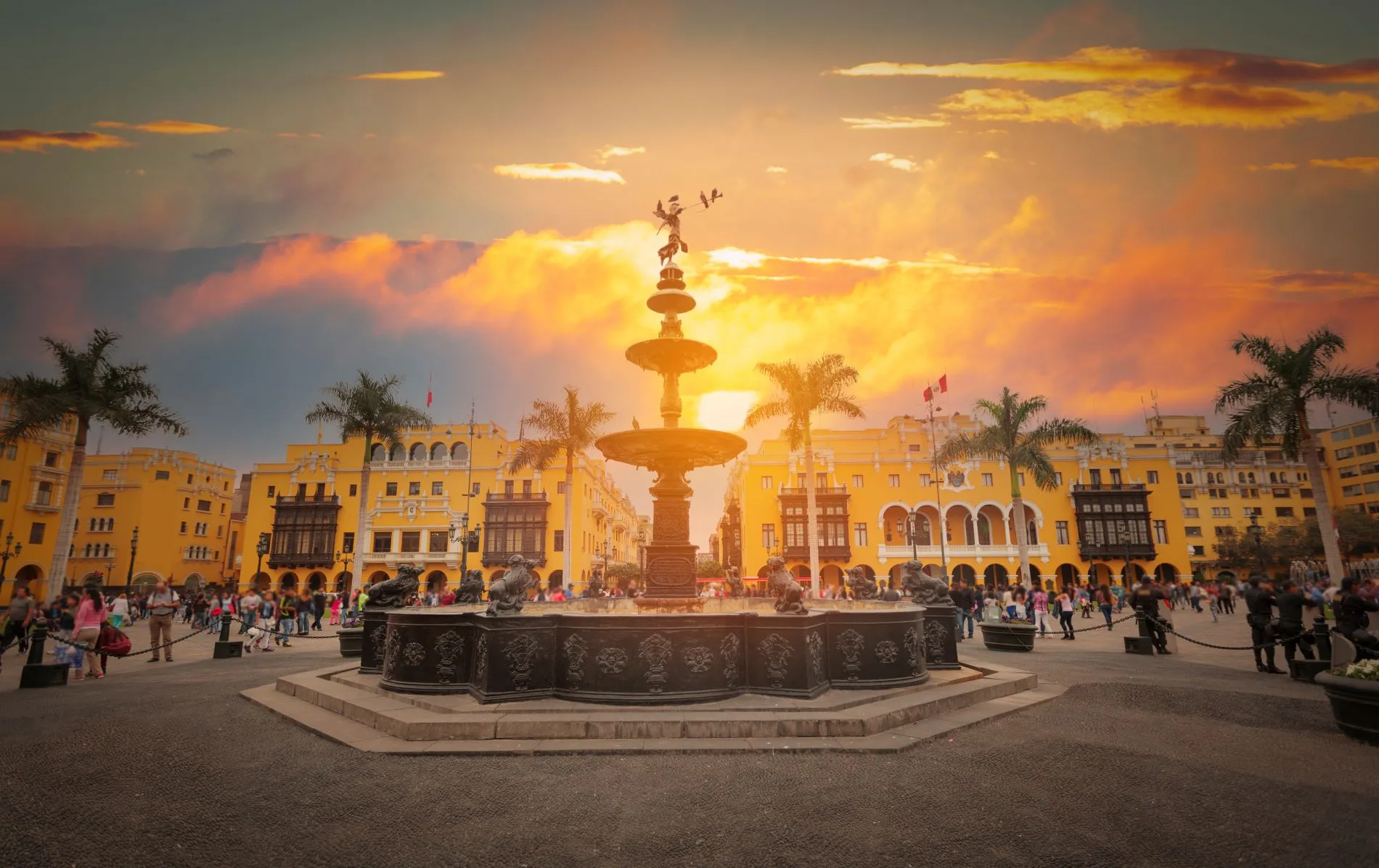 DAY 1: ARRIVAL IN LIMA AND COLONIAL AND MODERN CITY TOUR