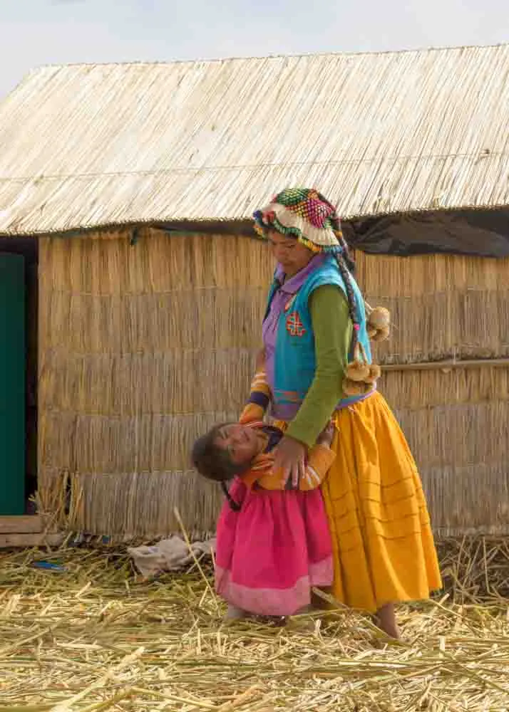 DAY 8: UROS AND AMANTANÍ ISLANDS