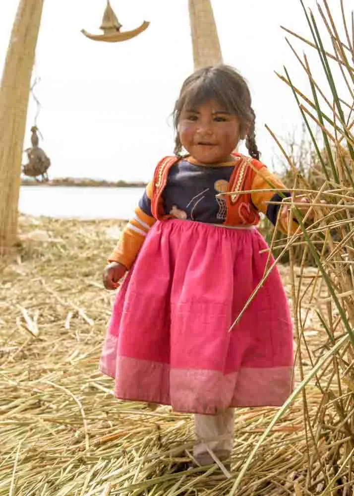 DAY 8: UROS AND AMANTANÍ ISLANDS