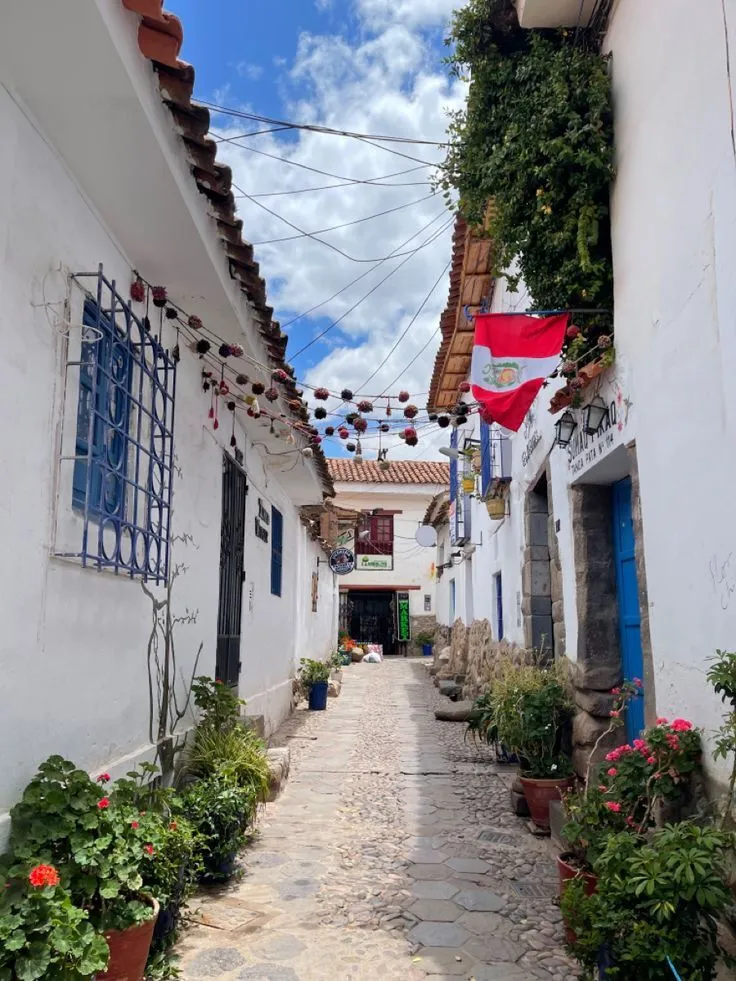 DAY 2: FLIGHT TO CUSCO AND WALKING TOUR