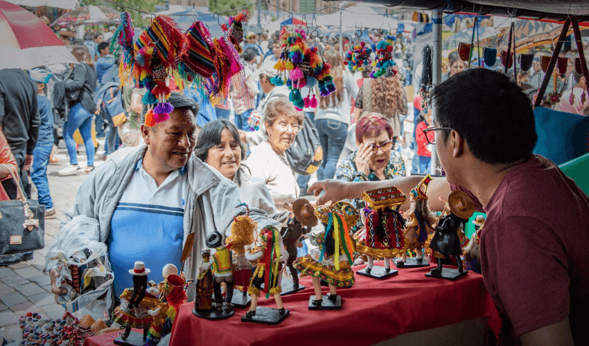 SANTURANTIKUY: LA FERIA NAVIDEÑA MÁS GRANDE DE CUSCO